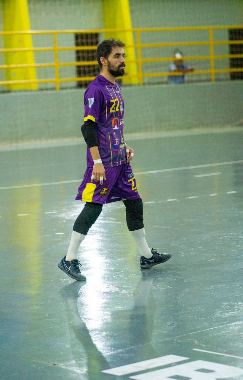 Tobias goleiro profissional